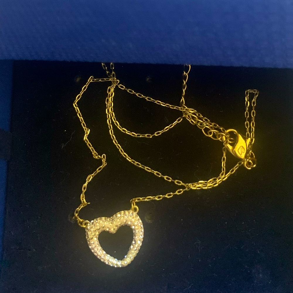 Gold short necklace